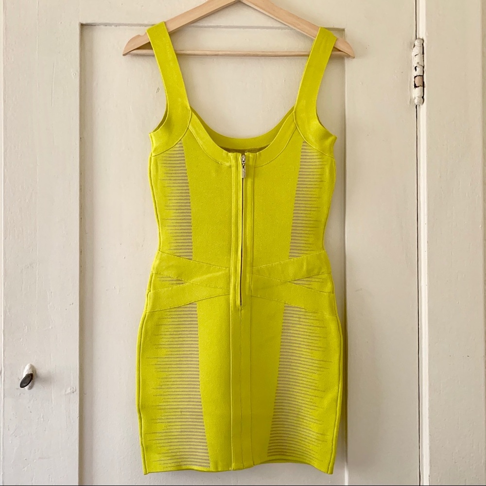 NWT MARCIANO Bandage Bodycon Printed Dress in Neon - Picture 2 of 6